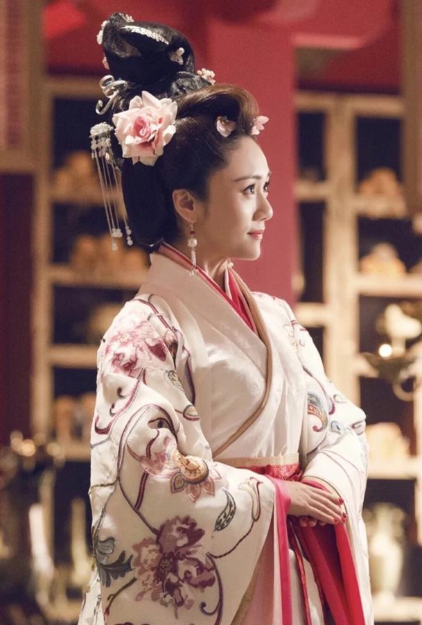 张仪却胸有成竹地说道:"秦强楚弱,臣善靳尚,尚得事楚夫人郑袖,袖所言