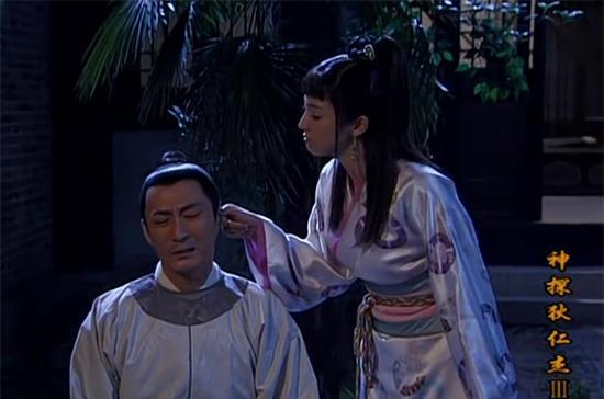 小清由大美女董璇饰演,算是《神探狄仁杰》第三部里的颜值担当.