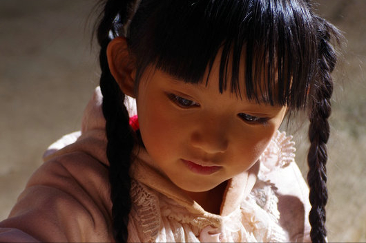 四川8岁佘艳把我埋到后坡上不想和爸爸分开我来过我很乖