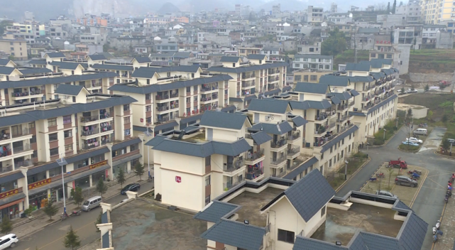 镇雄母享稻香社区:楼上生活 楼下生产 顾家就业把钱赚