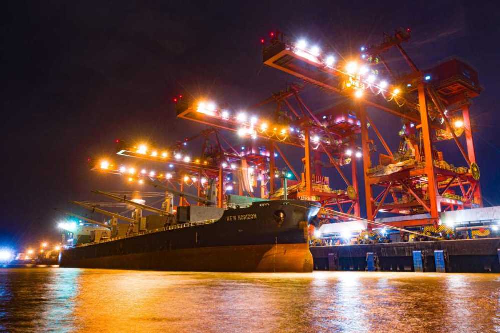 全面复工复产镇海港区刷新年度货物吞吐量最高纪录