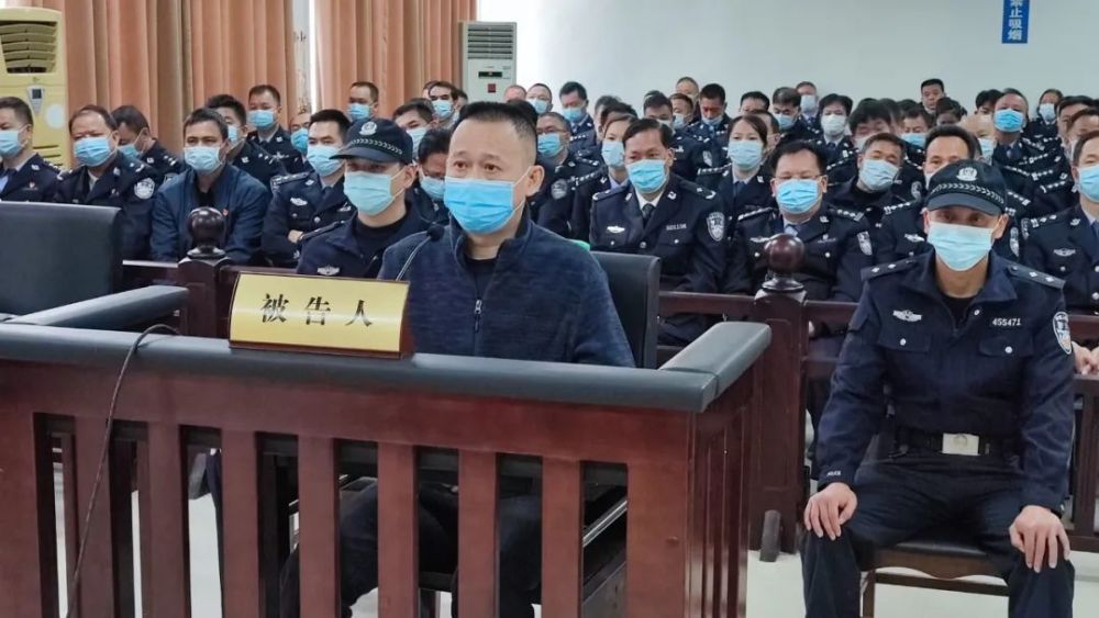 庭审中,被告人刘泳志对犯罪事实供认不讳,表示认罪认罚