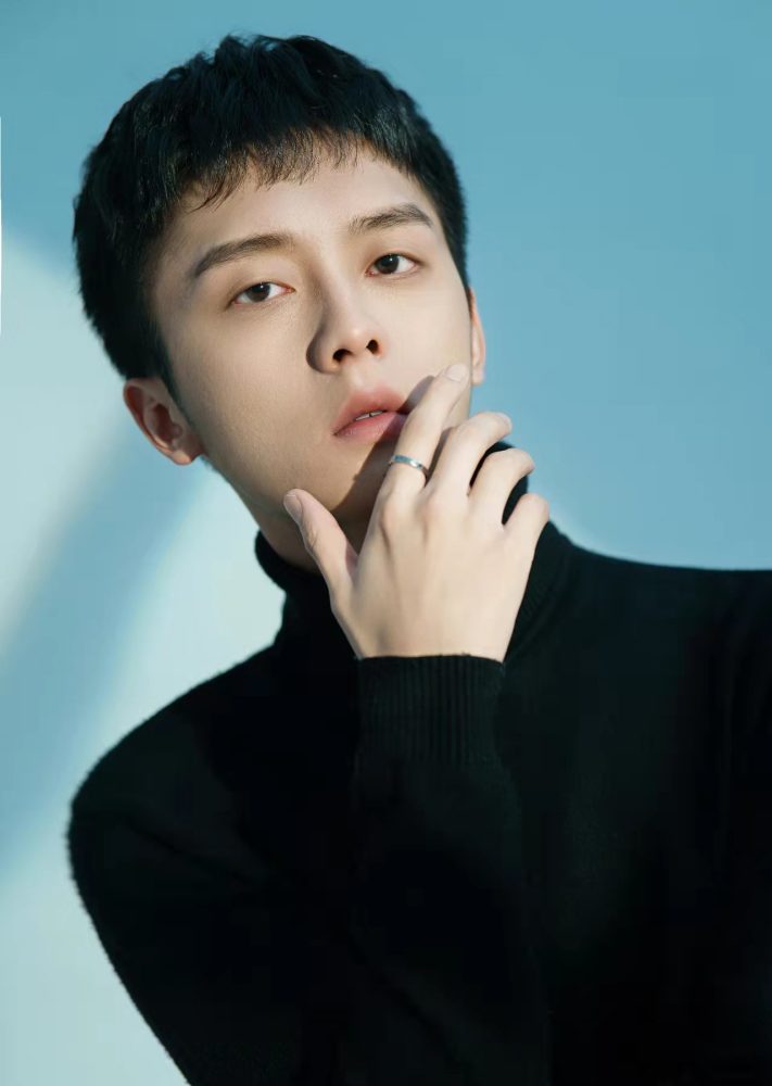 歌曲《离开圣诞夜前》是来自磁性嗓音夏恒亲自作词作曲的作品,并亲自