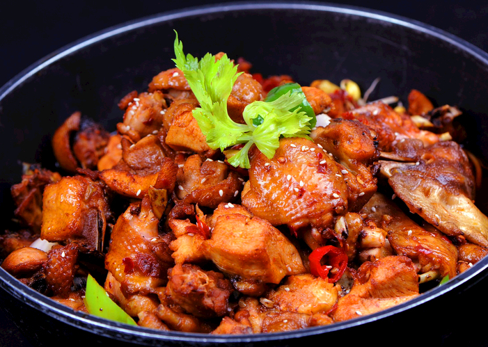 在家教你做好吃的干锅鸡,鲜辣味美又解馋,老少皆宜的家常美食_腾讯新