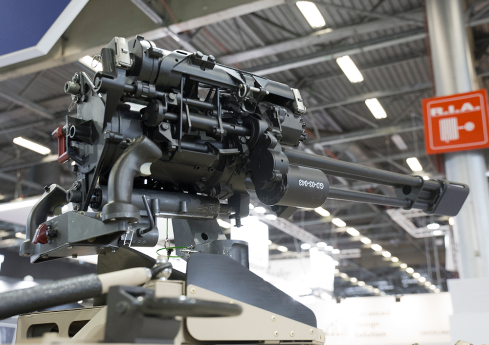 后来通用电气在m61火神机炮的基础上进行缩小和简化,变成了m134机枪.