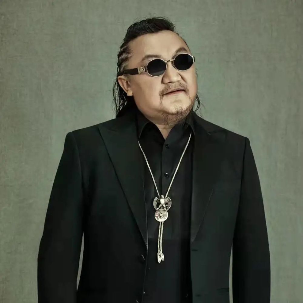 十年荣誉在剧场感受蓝天白云的召唤杭盖乘风而归