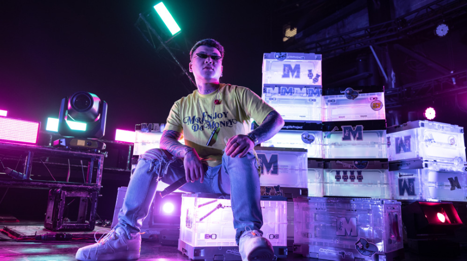 dzknow宣布求婚成功却遭网友疯狂吐槽都怪未婚妻黑历史多