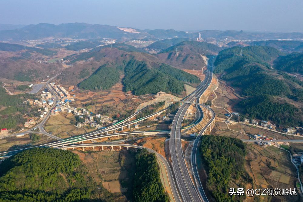 石玉高速公路黔东南境内段被曝光它的壮美震撼人心