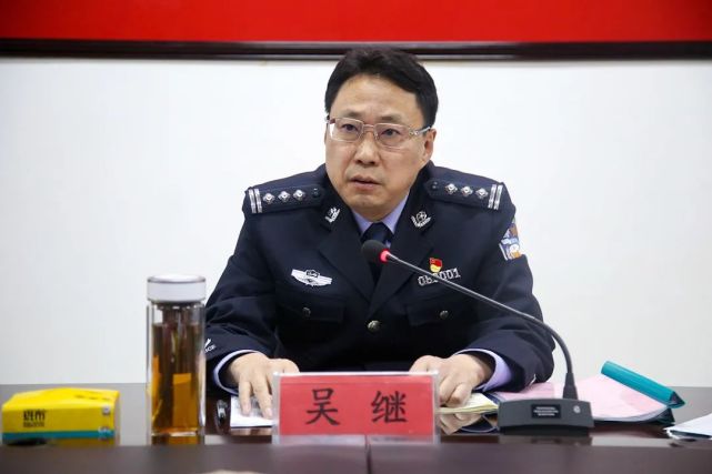 王仪霆首先代表交警大队党总支作了对照检查,大队全体班子成员及部分