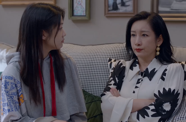 而且洪卫也不会出轨,毕竟家中有个霸道老婆,没几个丈夫能够忍受得了