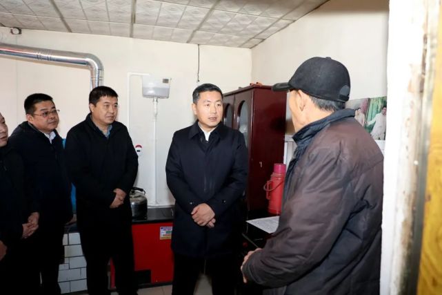 朔城区委书记到南城南关贾庄神头等地实地查看取暖情况