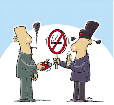 当领导在饭局上递烟时别傻乎乎地拒绝了情商高的人从不生硬拒绝