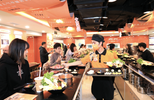 创始人回归操刀改革呷哺呷哺南下开店