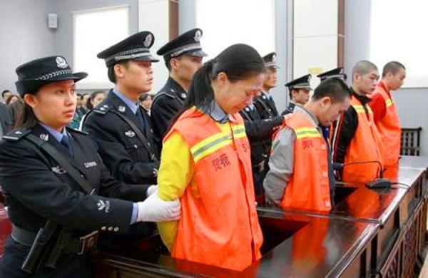 凌小娟在家中排行老三,前面有两个姐姐,大姐前些年就已经病故,二姐则