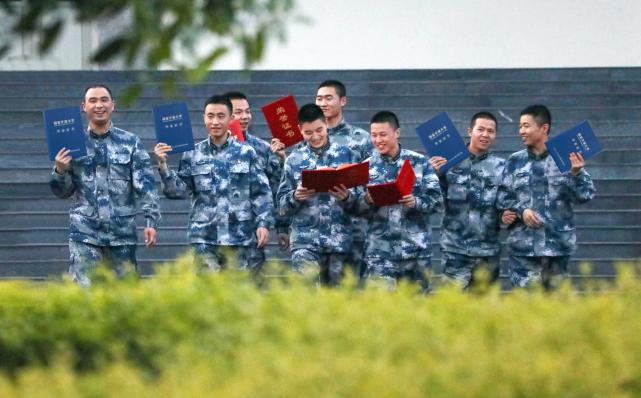 靠学习赢得人才强军加速度