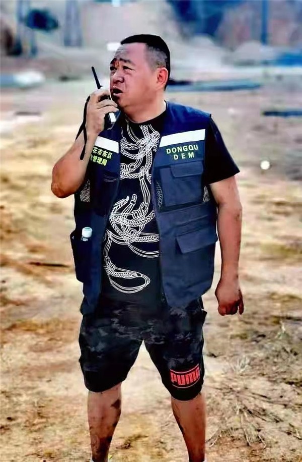 黄沙百战逐英雄磨剑利刃自成锋最美扑火员司洋同志的先进事迹