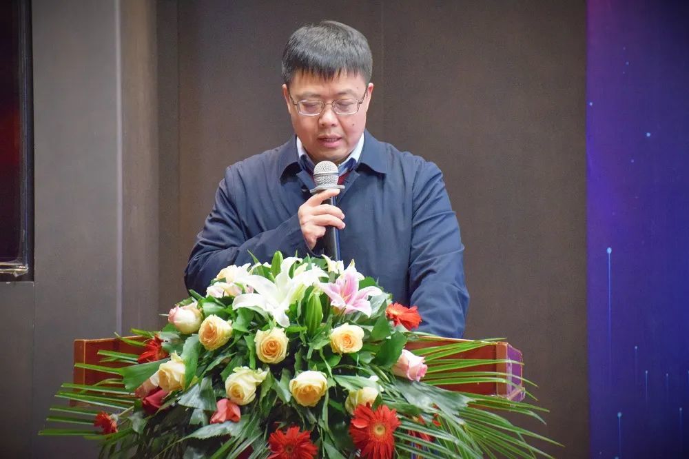 洪昕林宣布获奖名单本次大赛旨在发现创新创业人才,发掘优秀创业项目