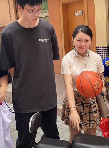 大益茶老板去世老板娘曾送胡明轩电动车还会继续赞助广东队吗