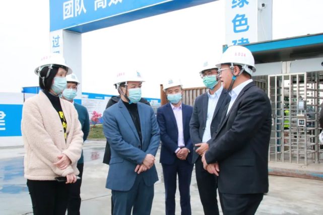 建筑佛肇公司广东顺德美的学校项目视察工作,腾越建筑总经理马小军