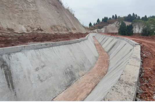 目前,该工程中的白鹤林水库导流洞工程全面完工并通过验收,白鹤林水库