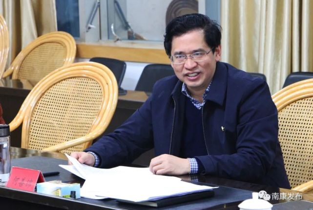 何善锦与唐江镇东山街道南水新区党政主要负责同志开展政治谈话