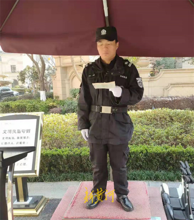 10年高考,5年自考…安徽"保安哥"终圆大学梦!