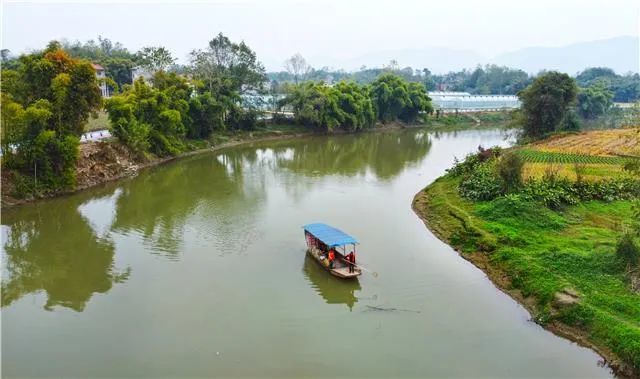 一江碧水向东流梁平龙溪河绘就河畅水清岸绿景美新画卷