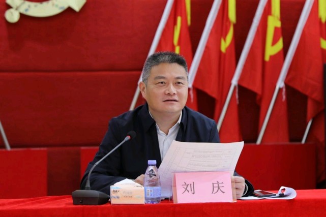 最后,刘庆分别对街道职能部门,社区党委,小区党支部提出三方面要求:一