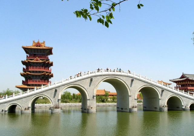 景美人少,开封龙亭风景区