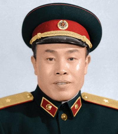 这位开国少将被截肢后独自连走带爬上万里终于到达延安