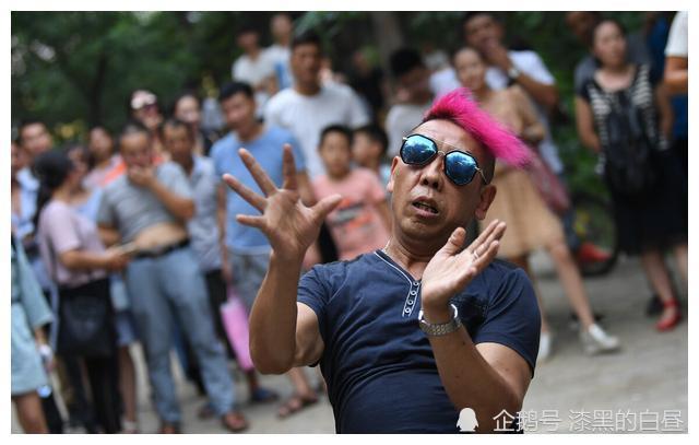 《武林风》,一个是《梨园春》,另一个便是黄安做嘉宾的《你**有才》