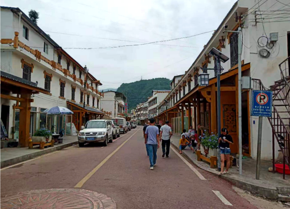 名镇名村会盟文化小镇美姑县洛俄依甘孙学元