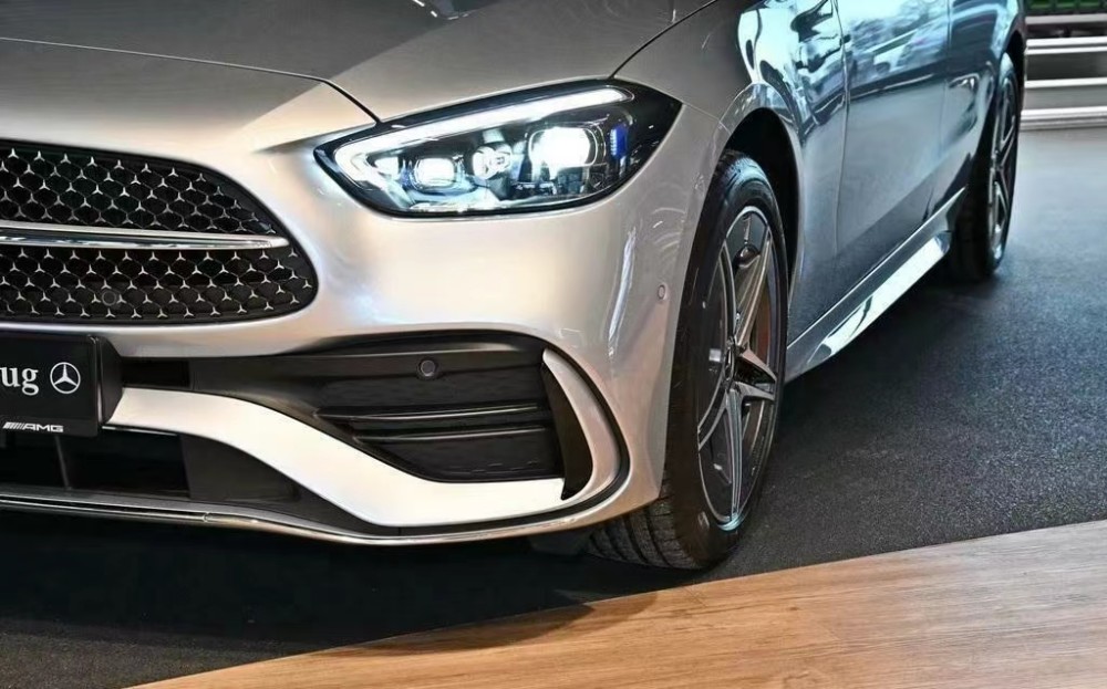 奔驰家用车的空间冠军全新c300亮相造型优雅还看啥rs4