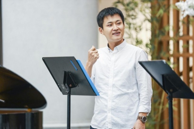 排练中的王传亮王传亮说,我演过很多中国歌剧,虽然我的本行是演西洋