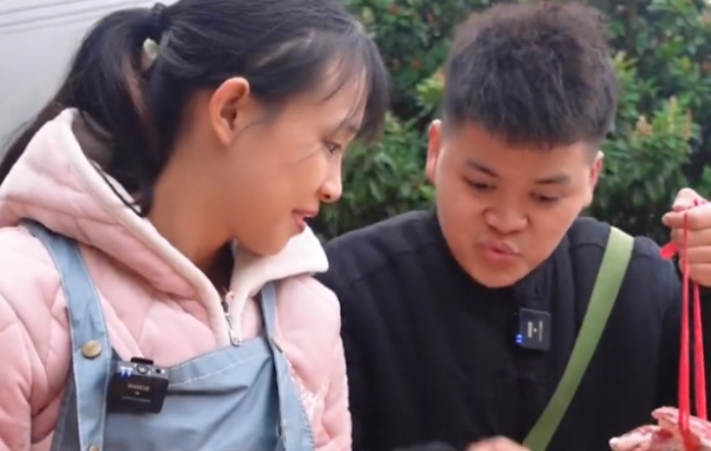 幻城雨老公模仿包立春走红颜值惊艳网友为何名气不如桃子姐