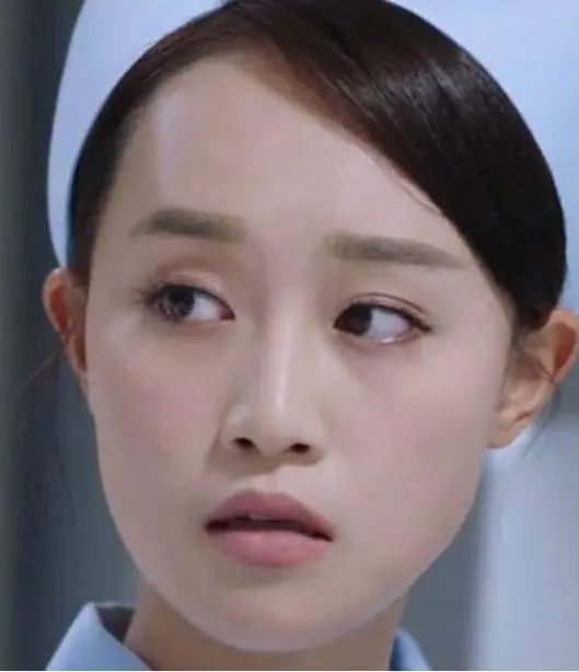 嘴角向下,颧骨高,这9位苦相脸女星,都不太适合演活泼少女_腾讯新闻