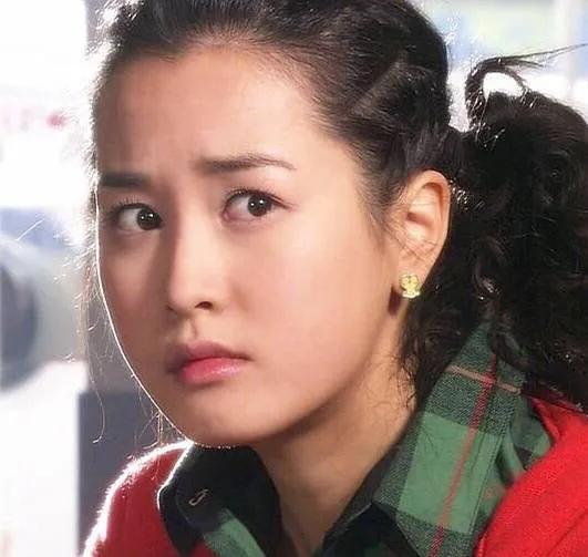 据悉,2016年9月,韩国媒体爆料李多海与歌手se7en二人关系亲密疑似交往