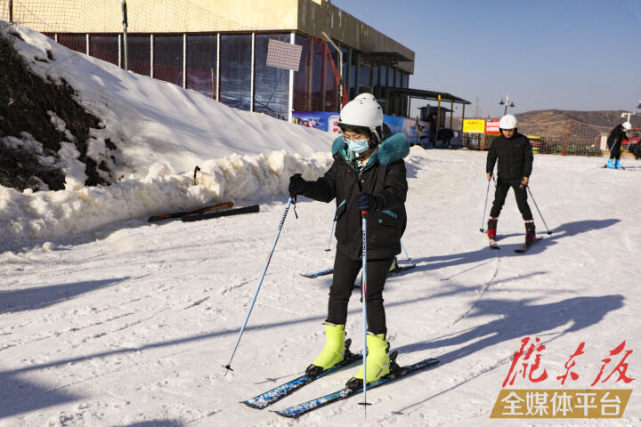 无雪不欢陇东滑雪场12月24日正式营业