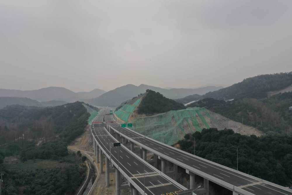 胜陆公路余姚段今天通车