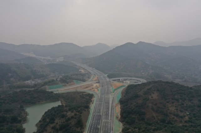 胜陆公路余姚段今天通车