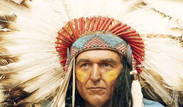 非洲部落的秘密酋长靠打官司吃饭娶老婆上不封顶