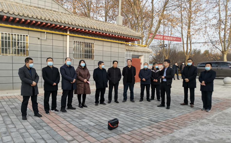 办主任刘建新,县慈善协会会长冶林祥,常务副会长赵高宝进行了工作交流