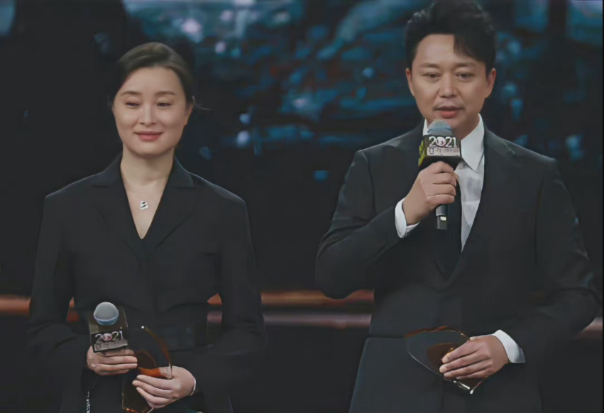 吴越刘奕君二搭夫妻出演短片结婚戒指女方温柔男方深情甜爆