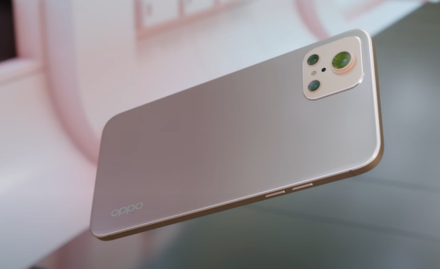 2mm,重209g的oppo find x4一改曲面屏风格,采用了小立边直屏的设计