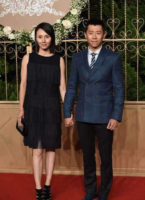 夏雨采访谈老婆,感谢并表白袁泉的默默支持,提起对方拿奖好自豪