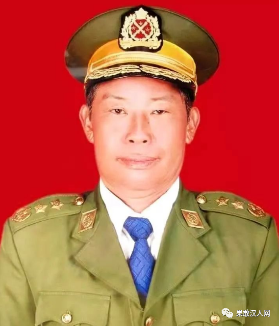 因此被从掸邦北部腊戌市的kda司令部送返回贵概镇区"高卡"新镇的家中