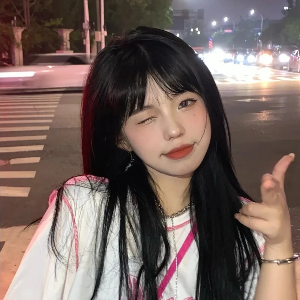 不易撞的女生头像