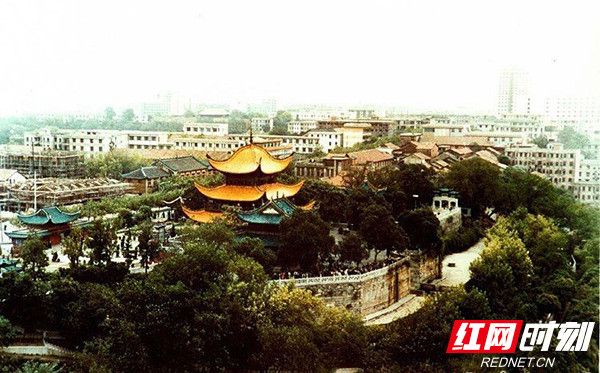 老照片新湖南丨岳阳一座城的变迁70年的时光记忆