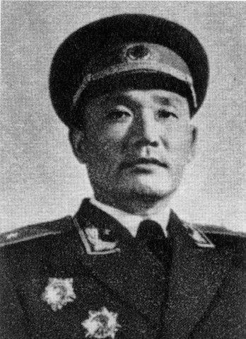 长,1949年6月14日成立兵团时就任的,6个月后由曾震五担任第二参谋长