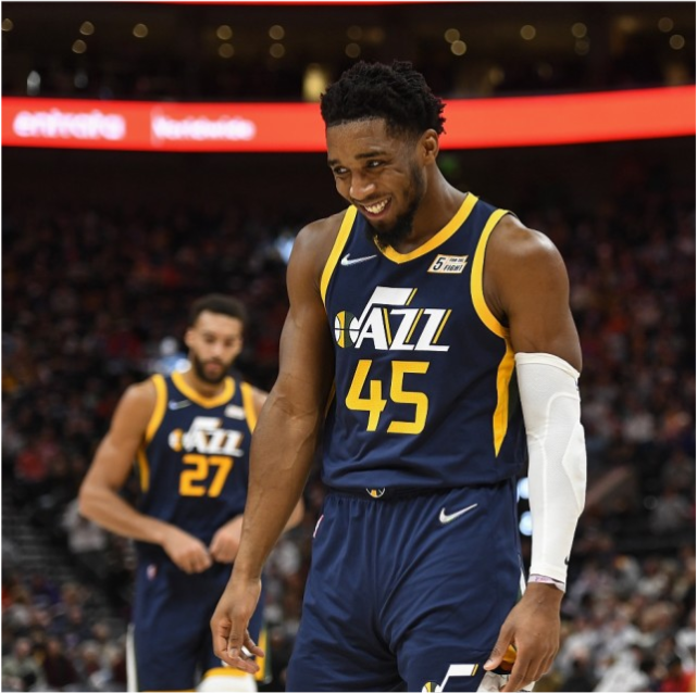 nba-爵士128-116森林狼 戈贝尔20 16大号两双